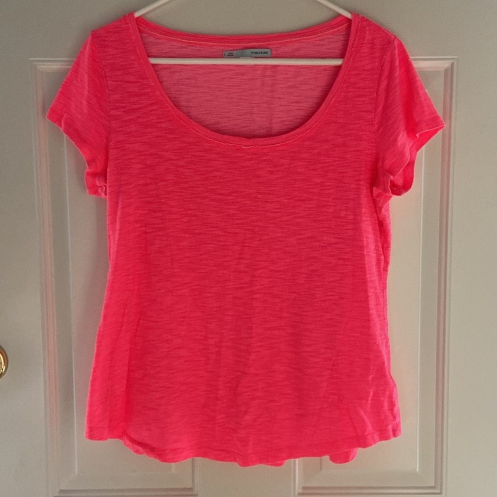Maurice’s size L hot pink tee
